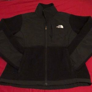 ❌SOLD❌GUC Black TNF North Face Denali, sz M